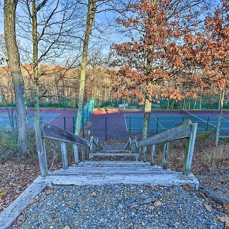 Pocono Retreat, 1 Mi To State Park And Ski Access! Танерсвил Екстериор снимка