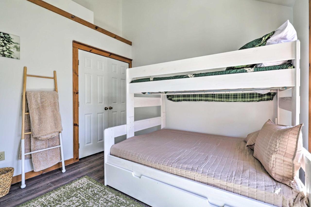 Pocono Retreat, 1 Mi To State Park And Ski Access! Танерсвил Екстериор снимка